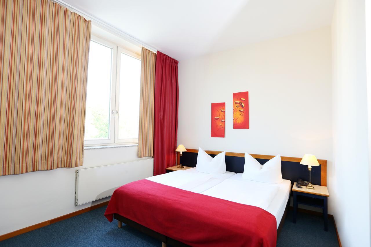 H24 Hoteltow 3*